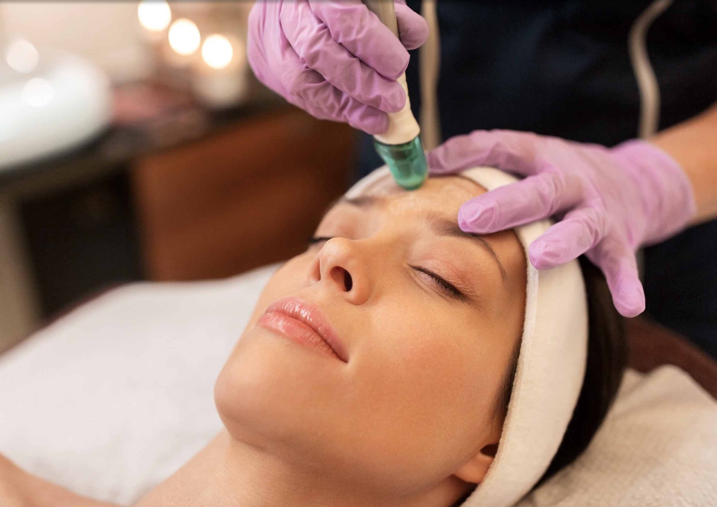 Collagen-boosting facials in Illinois